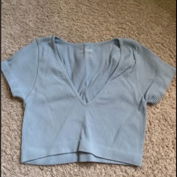 V-Neck Ribbed Crop Tops - Picture 5 of 5